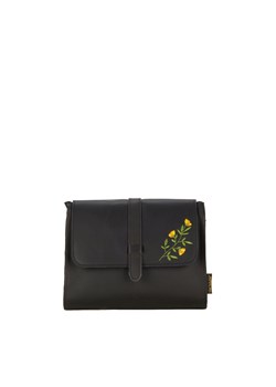 czarna torebka damska skórzana z haftem  na ramię  Haftka ze sklepu Słoń Torbalski w kategorii Listonoszki - zdjęcie 188063133