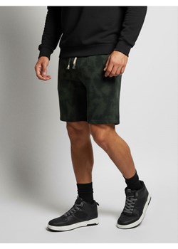 Sinsay - Luźne szorty wiązane w talii - szary ze sklepu Sinsay w kategorii Spodenki męskie - zdjęcie 188063944