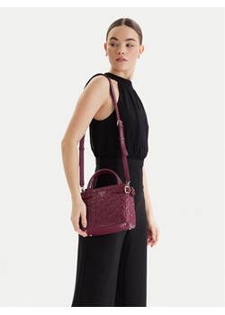 Guess Torebka Paisleigh HWQG98 83050 Bordowy ze sklepu MODIVO w kategorii Kuferki - zdjęcie 188064091