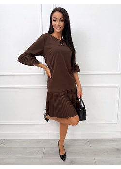 Brązowa Sukienka z Plisowanymi Wstawkami ze sklepu ModnaKiecka.pl w kategorii Sukienki - zdjęcie 188064120