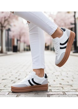 Sznurowane białe trampki damskie /A10-3 16817 T585/ ze sklepu Pantofelek24.pl w kategorii Trampki damskie - zdjęcie 188065092