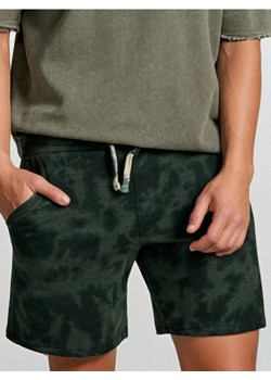 Sinsay - Luźne szorty wiązane w talii - szary ze sklepu Sinsay w kategorii Spodenki męskie - zdjęcie 188065194