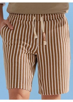 Sinsay - Dzianinowe szorty w paski - żółty ze sklepu Sinsay w kategorii Spodenki męskie - zdjęcie 188065263