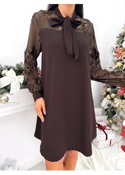 Czekoladowa Sukienka z Wiązaniem i Ozdobną Siateczką ze sklepu ModnaKiecka.pl w kategorii Sukienki - zdjęcie 188065944