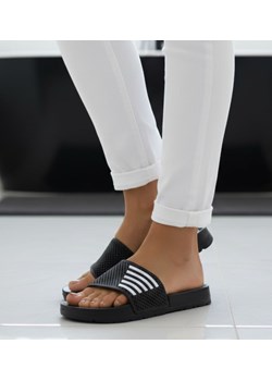 Klapki damskie na basen wodoodporne czarne ażurowe /F7-1 18638 T187/ ze sklepu Pantofelek24.pl w kategorii Klapki damskie - zdjęcie 188066171