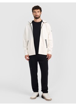 Męskie spodniei dresowe joggery 4F 4FWAW25TTROM1194 - czarne ze sklepu Sportstylestory.com w kategorii Spodnie męskie - zdjęcie 188069520