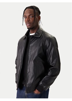 Guess Kurtka z imitacji skóry M6RL0A WJ260 Czarny Regular Fit ze sklepu MODIVO w kategorii Kurtki męskie - zdjęcie 188070320