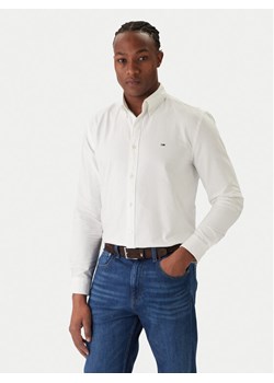 Tommy Jeans Koszula Oxford DM0DM22836 Écru Regular Fit ze sklepu MODIVO w kategorii Koszule męskie - zdjęcie 188074492