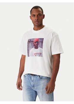 Guess Jeans T-Shirt M5BI3G K8FQ4 Biały Regular Fit ze sklepu MODIVO w kategorii T-shirty męskie - zdjęcie 188074571