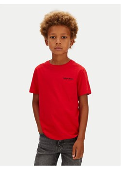 Calvin Klein Jeans T-Shirt Minimal Logo IB0IB02608 Czerwony Regular Fit ze sklepu MODIVO w kategorii T-shirty chłopięce - zdjęcie 188075054