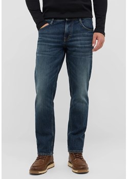 Męskie Spodnie jeansowe Mustang Style Denver Straight Denim Blue 1016817 5000 873 ze sklepu YouNeedit.pl w kategorii Jeansy męskie - zdjęcie 188078711