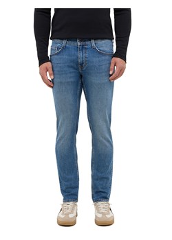 Męskie Spodnie jeansowe Mustang Style Oregon Slim Denim Blue 1016799 5000 402 ze sklepu YouNeedit.pl w kategorii Jeansy męskie - zdjęcie 188078821