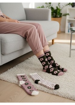 Sinsay - Długie skarpety 3 pack - wielobarwny ze sklepu Sinsay w kategorii Skarpetki damskie - zdjęcie 188083362