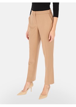 Klasyczne i eleganckie beżowe spodnie garniturowe L’AF Uma ze sklepu Eye For Fashion w kategorii Spodnie damskie - zdjęcie 188084372