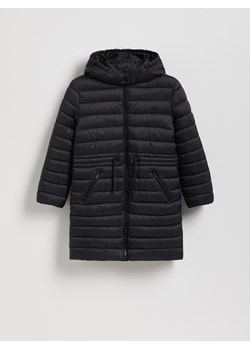 Reserved - Długi pikowany płaszcz z kapturem - czarny ze sklepu Reserved w kategorii Płaszcze dziewczęce - zdjęcie 188087173