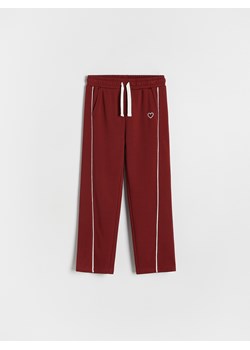 Reserved - Spodnie dresowe z przeszyciami - bordowy ze sklepu Reserved w kategorii Spodnie i półśpiochy - zdjęcie 188087612