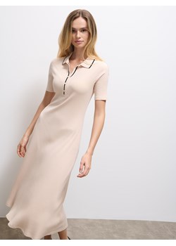 Mohito - Kremowa sukienka midi z kołnierzykiem polo - beżowy ze sklepu Mohito w kategorii Sukienki - zdjęcie 188089202