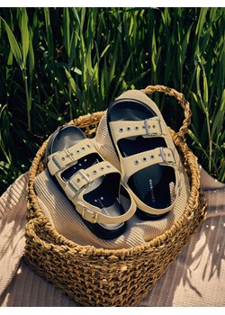 Reserved - Sandały z imitacji skóry - złamana biel ze sklepu Reserved w kategorii Sandały dziecięce - zdjęcie 188091042