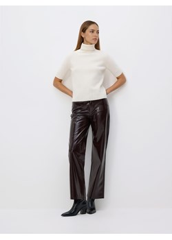 Reserved - Spodnie z imitacji skóry - burgundowy ze sklepu Reserved w kategorii Spodnie damskie - zdjęcie 188091191