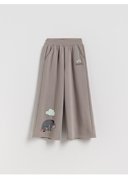 Reserved - Dzianinowe spodnie Kubuś Puchatek - ciemnoszary ze sklepu Reserved w kategorii Spodnie dziewczęce - zdjęcie 188091833