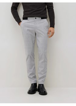 Reserved - Spodnie chino slim fit - jasnoszary ze sklepu Reserved w kategorii Spodnie męskie - zdjęcie 188091871
