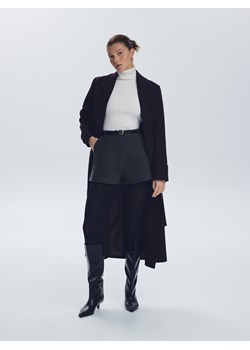 Reserved - Szorty z paskiem - ciemnoszary ze sklepu Reserved w kategorii Szorty - zdjęcie 188092032