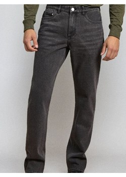 Sinsay - Spodnie jeansowe regular fit - szary ze sklepu Sinsay w kategorii Spodnie męskie - zdjęcie 188092550