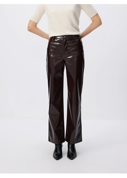 Reserved - Spodnie z imitacji skóry - burgundowy ze sklepu Reserved w kategorii Spodnie damskie - zdjęcie 188093762