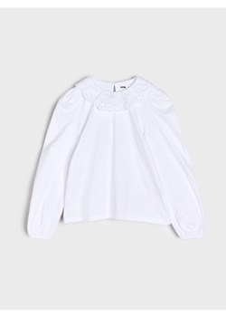Sinsay - Bawełniana bluzka z ozdobnym kołnierzykiem - biały ze sklepu Sinsay w kategorii Bluzki dziewczęce - zdjęcie 188094491