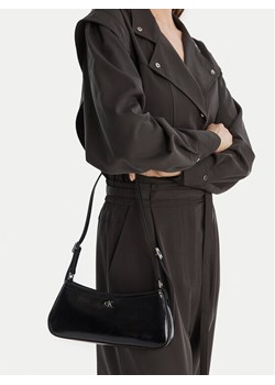 Calvin Klein Torebka Ck Metallic Small Shoulder Bag LV04F3304G Czarny ze sklepu MODIVO w kategorii Torebki damskie - zdjęcie 188095552
