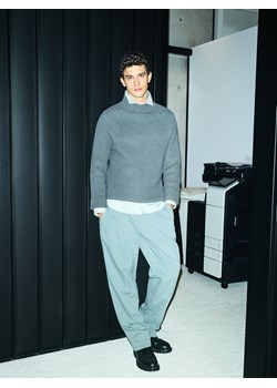 Reserved - Prążkowany sweter z niską stójką - ciemnoszary ze sklepu Reserved w kategorii Swetry męskie - zdjęcie 188096303