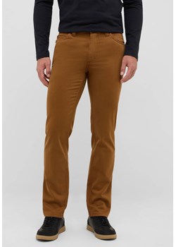 Męskie Spodnie jeansowe Mustang Style Tramper Straight Rubber 1016828 3161 ze sklepu YouNeedit.pl w kategorii Jeansy męskie - zdjęcie 188097822