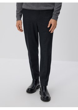 Reserved - Spodnie carrot z kantem - ciemnoszary ze sklepu Reserved w kategorii Spodnie męskie - zdjęcie 188100792
