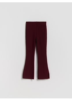 Reserved - Prążkowane spodnie flare - mahoniowy ze sklepu Reserved w kategorii Spodnie dziewczęce - zdjęcie 188100902