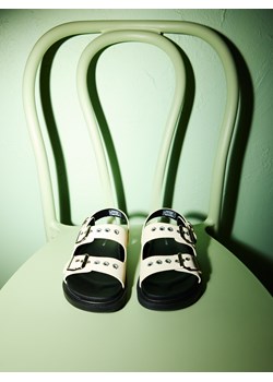 Reserved - Sandały z imitacji skóry - złamana biel ze sklepu Reserved w kategorii Sandały dziecięce - zdjęcie 188101761