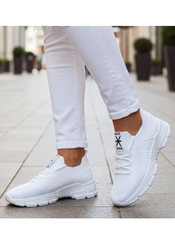 Wsuwane damskie buty sportowe Białe /B4-2 13099 S396/ ze sklepu Pantofelek24.pl w kategorii Buty sportowe damskie - zdjęcie 188102153