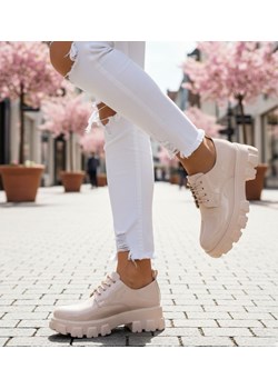 Beżowe półbuty loafersy na platformie /i6-2 18489 W12-3/ ze sklepu Pantofelek24.pl w kategorii Półbuty damskie - zdjęcie 188102632