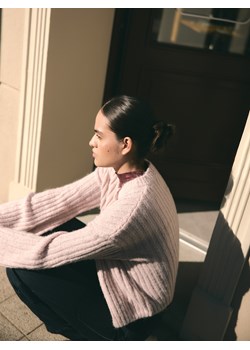 Reserved - Kardigan z ozdobnym splotem - brudny róż ze sklepu Reserved w kategorii Swetry damskie - zdjęcie 188105143