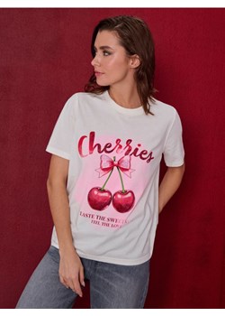 Sinsay - Bawełniana koszulka z nadrukiem - kremowy ze sklepu Sinsay w kategorii Bluzki damskie - zdjęcie 188106530