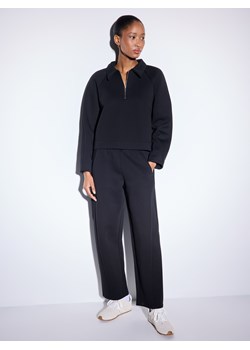 Mohito - Czarna bluza z kołnierzykiem - czarny ze sklepu Mohito w kategorii Bluzy damskie - zdjęcie 188110620