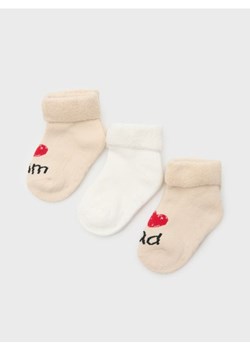 Sinsay - Skarpetki niemowlęce 3 pack - beżowy ze sklepu Sinsay w kategorii Skarpetki dziecięce - zdjęcie 188112024