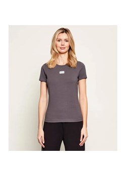 EA7 T-shirt | Slim Fit ze sklepu Gomez Fashion Store w kategorii Bluzki damskie - zdjęcie 188113652