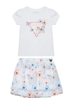 Guess Komplet t-shirt i spódniczka K6RG07 K6YW0 Biały Regular Fit ze sklepu MODIVO w kategorii Komplety dziewczęce - zdjęcie 188115130