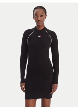 Tommy Jeans Sukienka dzianinowa DW0DW21914 Czarny Regular Fit ze sklepu MODIVO w kategorii Sukienki - zdjęcie 188115162
