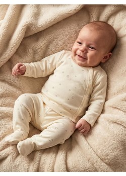 Sinsay - Komplet z miękkiej dzianiny z kopertowym zapięciem - kremowy ze sklepu Sinsay w kategorii Komplety niemowlęce - zdjęcie 188116404