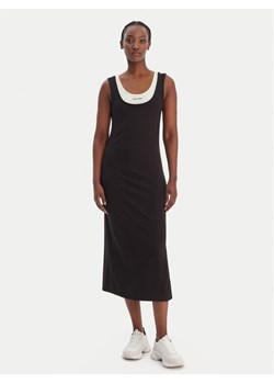 Calvin Klein Jeans Sukienka codzienna LV047E220G Czarny Slim Fit ze sklepu MODIVO w kategorii Sukienki - zdjęcie 188118424