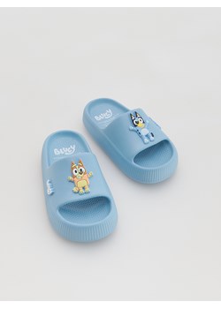 Reserved - Klapki Bluey - jasnoniebieski ze sklepu Reserved w kategorii Klapki dziecięce - zdjęcie 188120292
