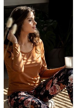 Piżama damska dwuczęściowa z kwiatowym wzorem Marie, Kolor karmelowy-wzór, Rozmiar S, Momenti per me ze sklepu Primodo w kategorii Piżamy damskie - zdjęcie 188128140