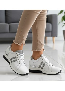 Sznurowane skórzane trampki damskie Białe /E7-3 9778 S154/ ze sklepu Pantofelek24.pl w kategorii Buty sportowe damskie - zdjęcie 188133021