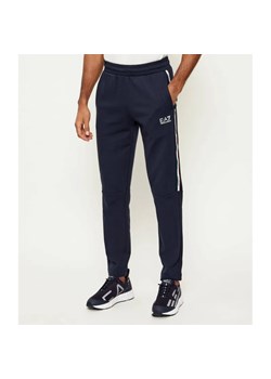 EA7 Spodnie dresowe | Regular Fit ze sklepu Gomez Fashion Store w kategorii Spodnie męskie - zdjęcie 188138874